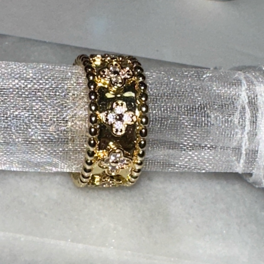 Stainless steel flower ring brand new - Picture 4 of 13